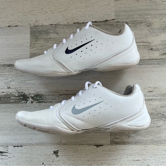 Nike Women’s Sport Lace up Cheer Shoes Size 10.5 Man Made Materials - Picture 6 of 9